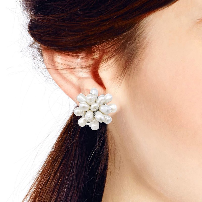 Pretty Pearl Cluster White Flower Clip-on Earrings