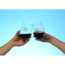 LUXLOVE - Mr. and Mrs. Tumbler Wine Glasses Set for Couples. Includes a Mr. and Mrs. Wine Stopper and Gift Box. A Great Gift For Weddings, Bridal Shower, Engagement, or Anniversary.