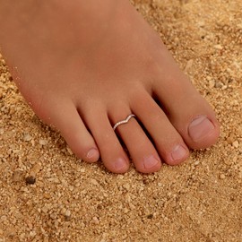 FUNYCHEN 925 Sterling Silver V Shape Toe Ring Open Adjustable Barefoot Jewelry for Women Diamond Cut Row Cubic Zirconia Toe Rings Wedding Beach Foot Accessories Gift Delicate Stackable Anklet Enhancer (Silver)