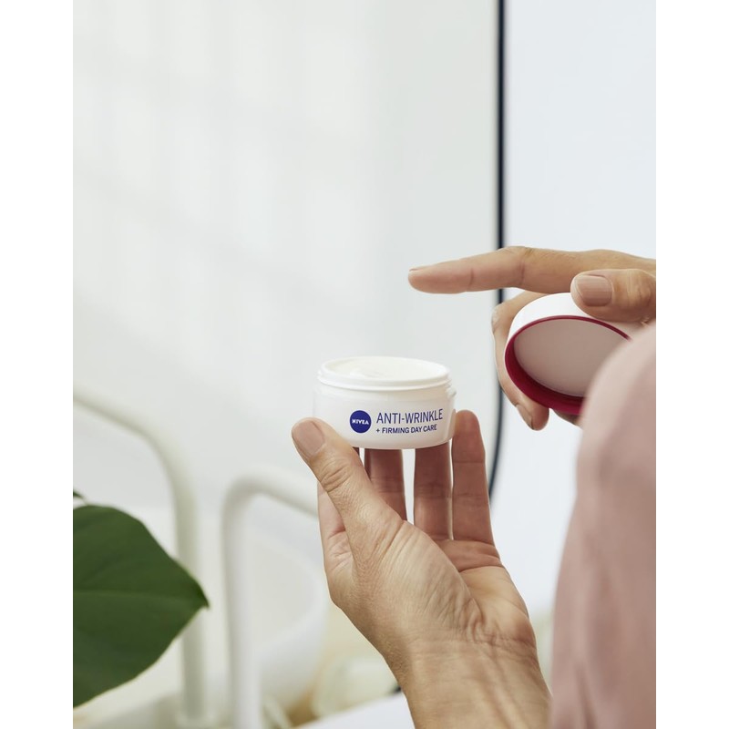 NIVEA Anti-Wrinkle + Deceptive Day Cream SPF15 45+ 50 ml