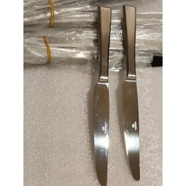 Mikasa ESSEX SATIN Stainless 18/0 Satin Handle NEW Silverware Dinner Knife 4/lot