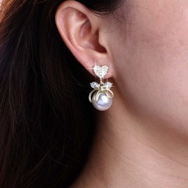Inateannal Boho Crystal Heart Pearl Earrings Large Pearl Drop Earrings Gold Pearl Dangle Earrings Rhinestone Heart Stud Earrings Crystal Bow Pearl Earrings Jewelry for Women