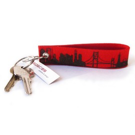 44spaces Schlüsselanhänger San Francisco Filz rot mit Skyline Design - handgefertigt viele Farben - Geschenk für Frauen Männer Geburtstag Umzug
