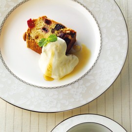 Narumi 51461-1086P Plate, Milano Bianca, 8.3 inches (21 cm), White, Floral Pattern, Plum Blossom, Cute, Stylish, Flat Plate