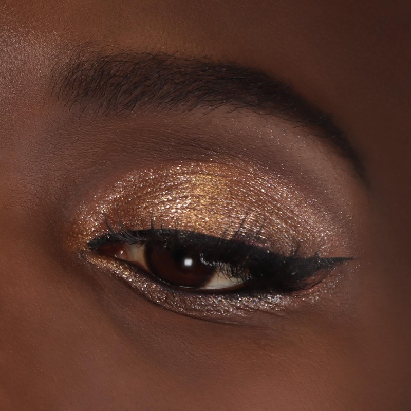 Chroma Light Shadow (018, How Charming)