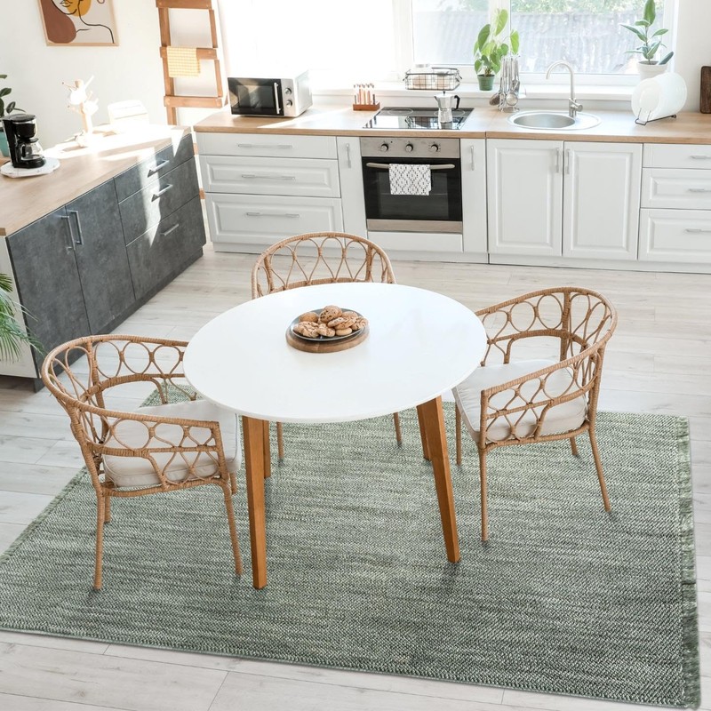 LUXE WEAVERS Solid Machine Woven Green 5x7 Area Rug, Indoor