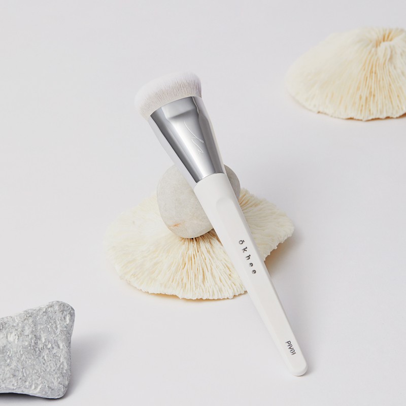 SOOADOR okhee #PIV01 White Jade Foundation Brush - SOOADOR okhee