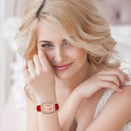 JewelryWe Watches Women's Leather Rectangular Elegant Glitter Rhinestone Analogue Quartz Wrist Watch Women Casual Watch with Rectangular Roman Numerals Dial and Leather Strap, 1 red, Strap.