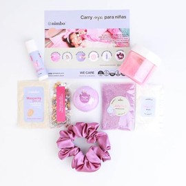 NIMBO Party SPA para niñas, Carry SPA para niñas, Jelly Pedi, Bomba de baño, mascarilla Facial de Avena, labial rosa de betabel, exfoliante de cotton candy y scrunchie.