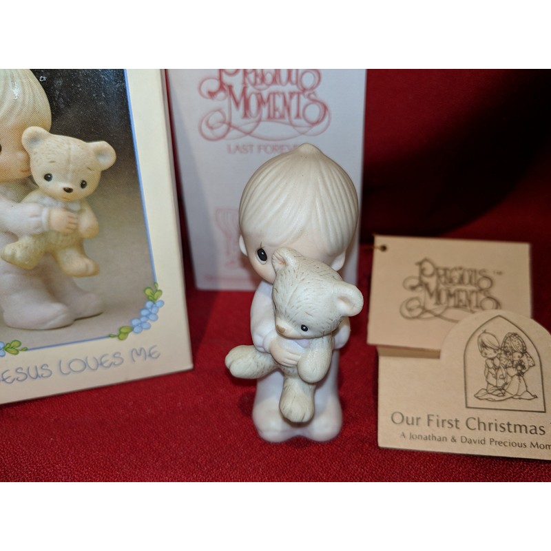 Precious Moments Figurine ~ Jesus Loves Me ~ Boy #E-9278