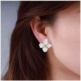 Cimenexe Bohemian Enamel Flower Earrings Green Enamel Flower Stud Earrings Enamel Flower Leaf Earrings Small Green Flower Earrings Jewellery for Women and Girls Gifts, Zinc, No Gemstone