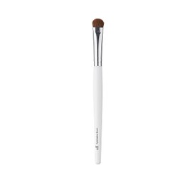 e.l.f. Small Eyeshadow Brush, Makeup Brush For Eye Contouring & Blending, Curved Design, Made With Synthetic Bristles, Vegan & Cruelty-Free