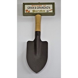 "Welcome to Gran & Grandad's garden" hanging shovel sign