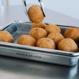 Dean and Deluca Wide Stainless Steel Bat with Lid