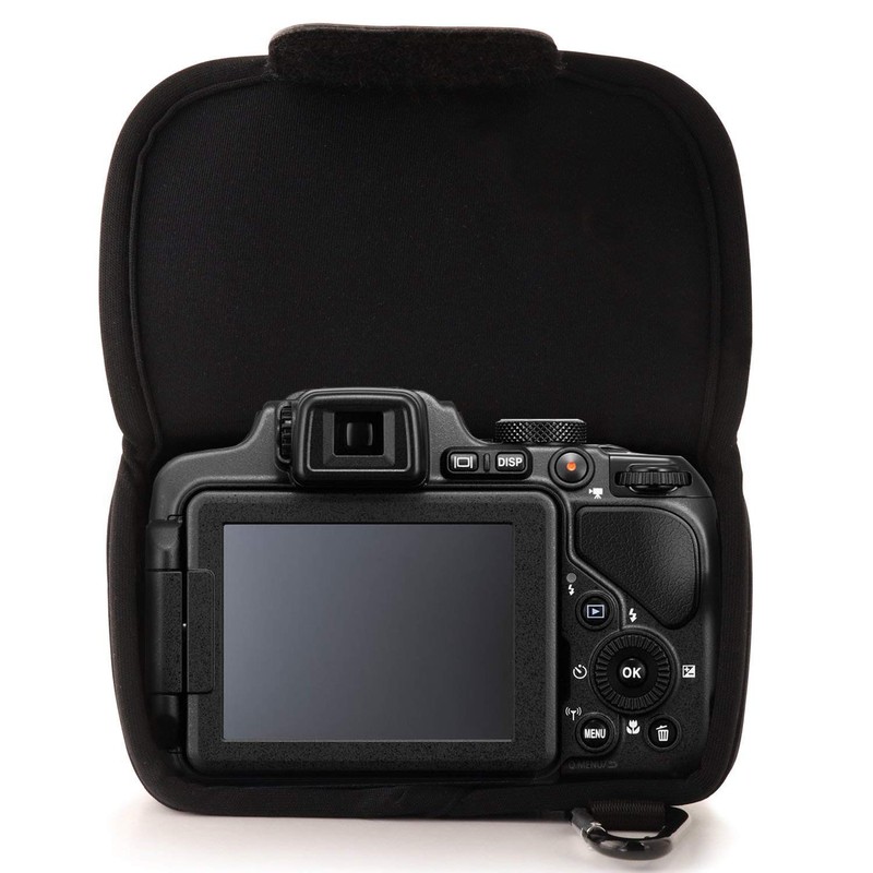 MegaGear MG048 Ultra Light Neoprene Camera Case Bag with Carabiner