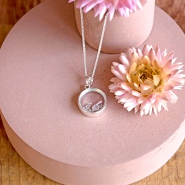 Tuscany Silver Floating CZ Stones J Round Pendant on Curb Chain of 46cm/18 Inch