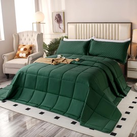 SOULOOOE Oversized King Plus Comforter, 128x120 Extra Large King Size Quilts 3 Pieces, Lightweight Reversible All Season Down Alternative Duvet Insert Comforter with 8 Corner Tabs