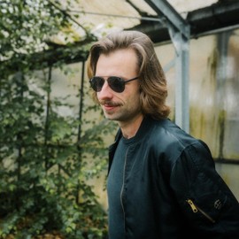 glozzi Wooden Pilot Glasses Sunglasses for Men and Women Polarised with Wooden Temples - Mirrored Lenses UV 400 Category 3 - with Cork Glasses Case - ebony