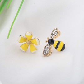 MYOSPARK Bee Flower Asymmetrical Earrings Lovely Enamel Flower And Honey Bee Stud Bee Jewelry Gift For Women (Bee Flower Earrings)