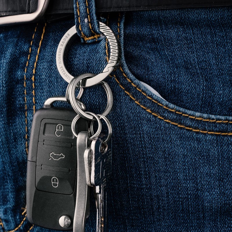 TISUR Men's Titanium Carabiner for Keycase Keychain with Key Ring