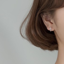 Dainty Crown Small Hoop Earrings for Women Girls 925 Sterling Silver Diamond Crystal Tiny Princess Round Huggie Hoops Cartilage Tragus Piercing Earring Hypoallergenic Ear Jewelry 8mm