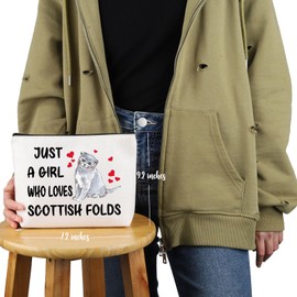 VAMSII Scottish Fold Cat Lover Gift Who Loves Scottish Folds Makeup Bag Scottish Fold Cat Mom Cosmetic Bag Scottish Fold Cat Owner Gift (Who Loves Scottish Folds M)
