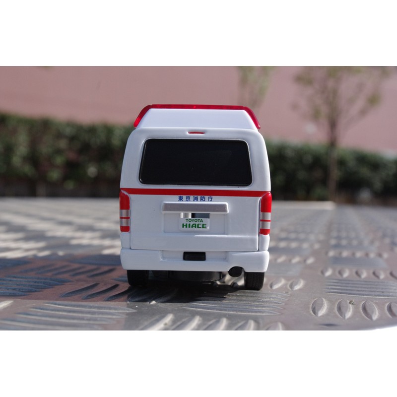 Diapet DK-3106 1/36 Scale Ambulance