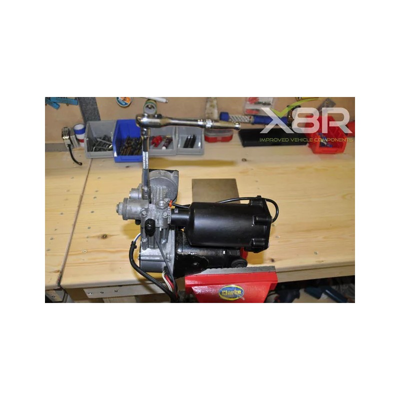 X8R LAND ROVER LR3 / DISCOVERY 3 HITACHI AIR COMPRESSOR