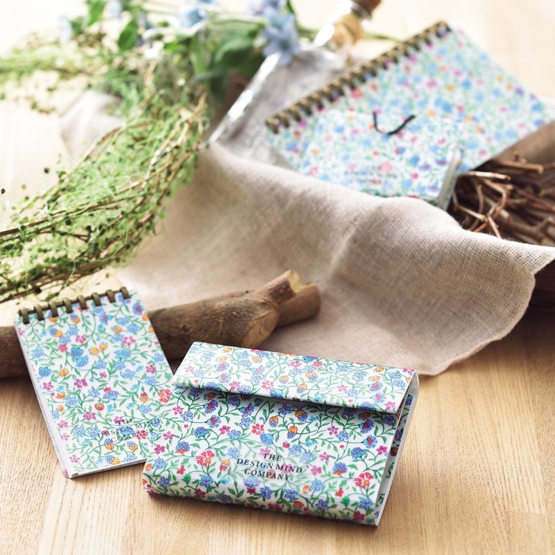 リヒトラブ 通帳ケース ホルダー型 フラワーイメージ 青 D1184-8