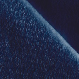 Cosy House Collection Throw Size Fleece Blanket â All Season, Lightweight & Plush Hypoallergenic - Microfiber Blankets for Bed, Couch or Travel - Navy