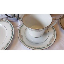 Noritake Enhancement 5 Piece Place Setting