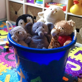 Homz Plastic Utility Tub with Rope Handles, 17 Gallon, Cobalt Blue, Set of 2