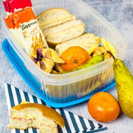 Addis 228031 2 Litre Rectangular Food saver Container, Clear