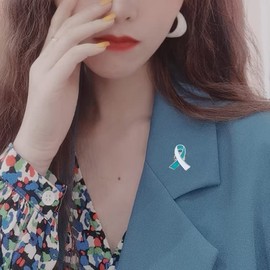 100 pines de concienciación sobre el cáncer de cuello uterino, color verde azulado y blanco, Hierro, Sin gemas.