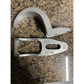 CROUSE-HINDS 3-1/2" Rigid Conduit Clamp, Malleable Iron, 1-Hole, With Back Plate