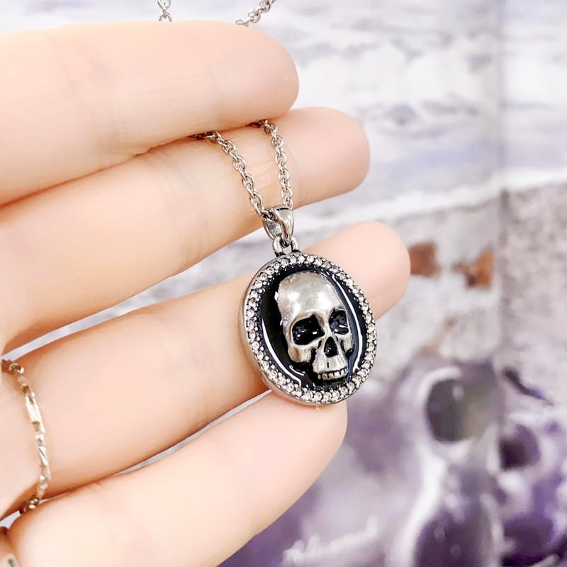 Controse Skull Necklace - cool skull pendant with 42 crystals