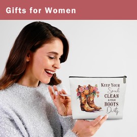 Lyiibb Western Makeup Bag, Country Music Lover Gifts Cosmetic Bag, Cowgirl Gifts, Horse Rider Gifts for Women, Birthday Gifts, Christmas Gifts, Keep Your Soul Clean & Your Boots Dirty Travel Bag