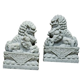 Cabilock 1pair Mini Chinese Lion Statues Lifelike Decor Elegant Desktop Adornment Sculpture