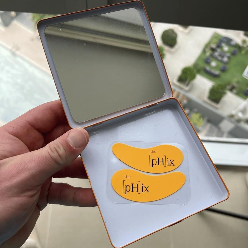 The [pH]ix Reusable Silicone Eye Masks with Case for Depuffing,