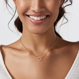 Zeffy Heart Pearl Necklace for Women Dainty Gold Pearl Heart Necklace Cute Heart Love Necklaces Simple Heart Pendant Necklace Trendy Jewelry for Women