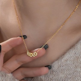 XFSRG Women's Gold Stainless Steel Necklace, Elegant Gold Chain, Modern Jewellery for All Occasions, Eine Grösse, Gold, Agate