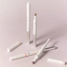 Ipkeun 입큰 플랩 원 뮤즈 언더 아이 포인터 0.5g / 컨실러 글리터 [2호 누가 베이지] Ipkun Flap One Muse Under Eye Pointer 0.5g / Concealer Glitter [No. 2 Nuga Beige]