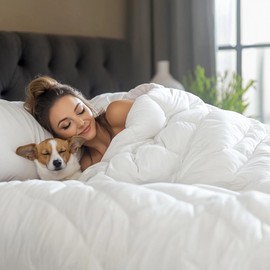 C&W All Seasons Goose Down Comforter Queen Size, 90x90 inches, 100% Cotton Cover, 40 Oz Fill Weight, 750 Fill Power, Lightweight, Fluffy, Machine Washable, 3D Baffle Box, White