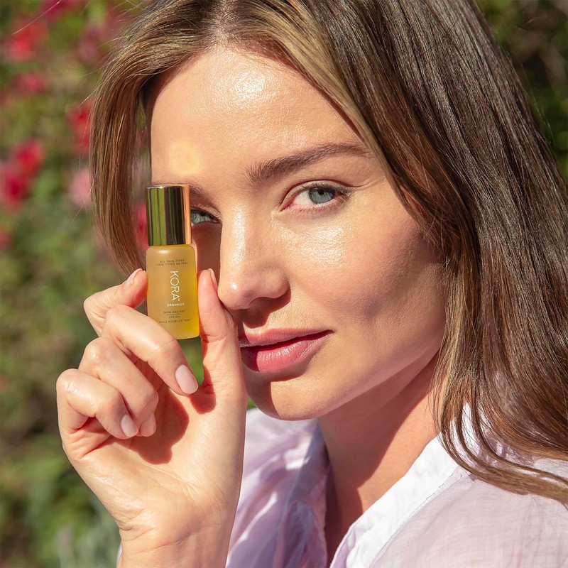 KORA Organics Noni Radiant Hydrating Under Eye Oil Roller, Smooth