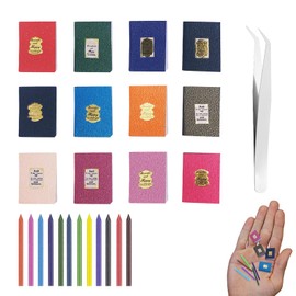 Miniatur Bücher Set 1:12 – 48-teilig, klassische bunte Bücher, Mikro-Schreibtafel & 12 Mini-Wachsmalstifte – für Puppenhaus, Spielzeug, Dekoration, Zubehör in 12 Farben, perfekt für kreative