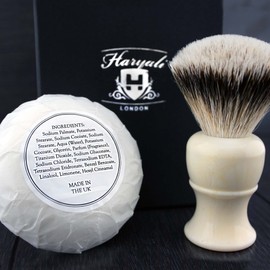 Sammlung Elegant entworfene wei�e Dachs Haar Rasieren Pinsel & Rasieren Seife.