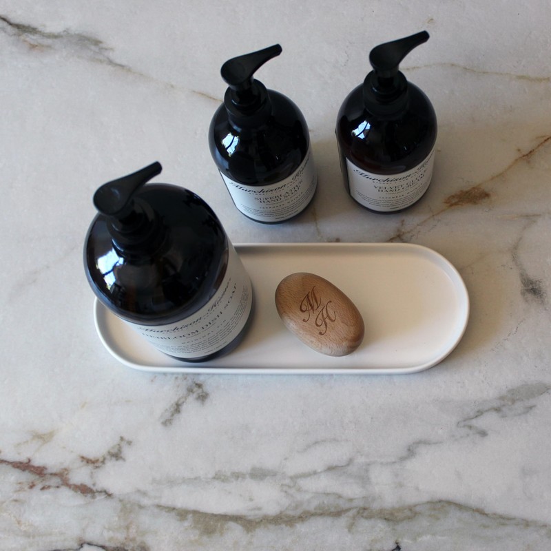 Murchison-Hume White Ceramic Oval Deco Catchall Tray (Large)