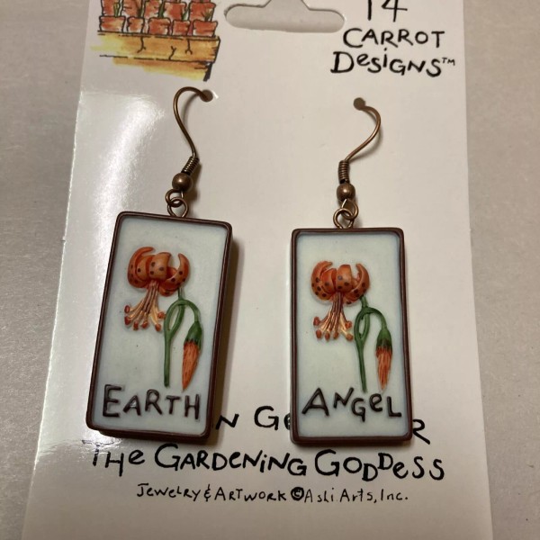 14 Carrot Designs NWT Garden Earth Angel Pierced Earrings '14