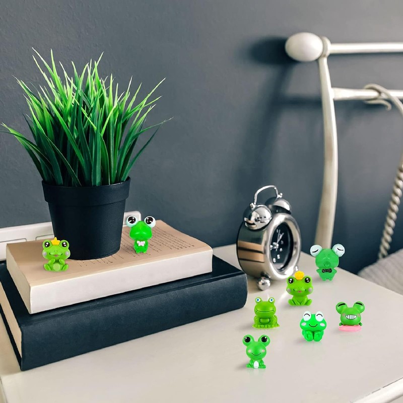 TICKLELY 29pcs Mini Resin Frog Figures, 10 Styles Mini Frog
