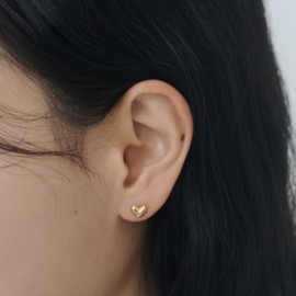 Gold&Deer 14K Goldfield Mini Plump Heart Earrings White Gold / 골드앤디어 14K 골드필드 미니 플럼프 하트 귀걸이 화이트골드